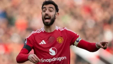 manchester england bruno fernand 2 مانشستر يونايتد يستضيف أستون فيلا في ختام موسم كارثي على ملعب أولد ترافورد