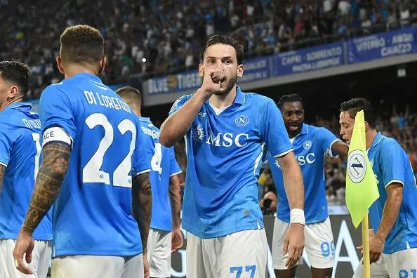مباراة نابولي وكالياري اليوم في معركة التتويج بالدوري الإيطالي 2024-25
