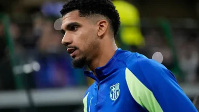 ronald araujo centre back of bar صدمة.. قرار غير متوقع من أراوخو يغضب جماهير نادي برشلونة!