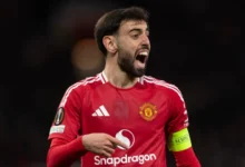 برونو فيرنانديز خلال مباراة مانشستر يونايتد ضد أتلتيك بلباو في اياب نصف نهائي الدوري الأوروبي