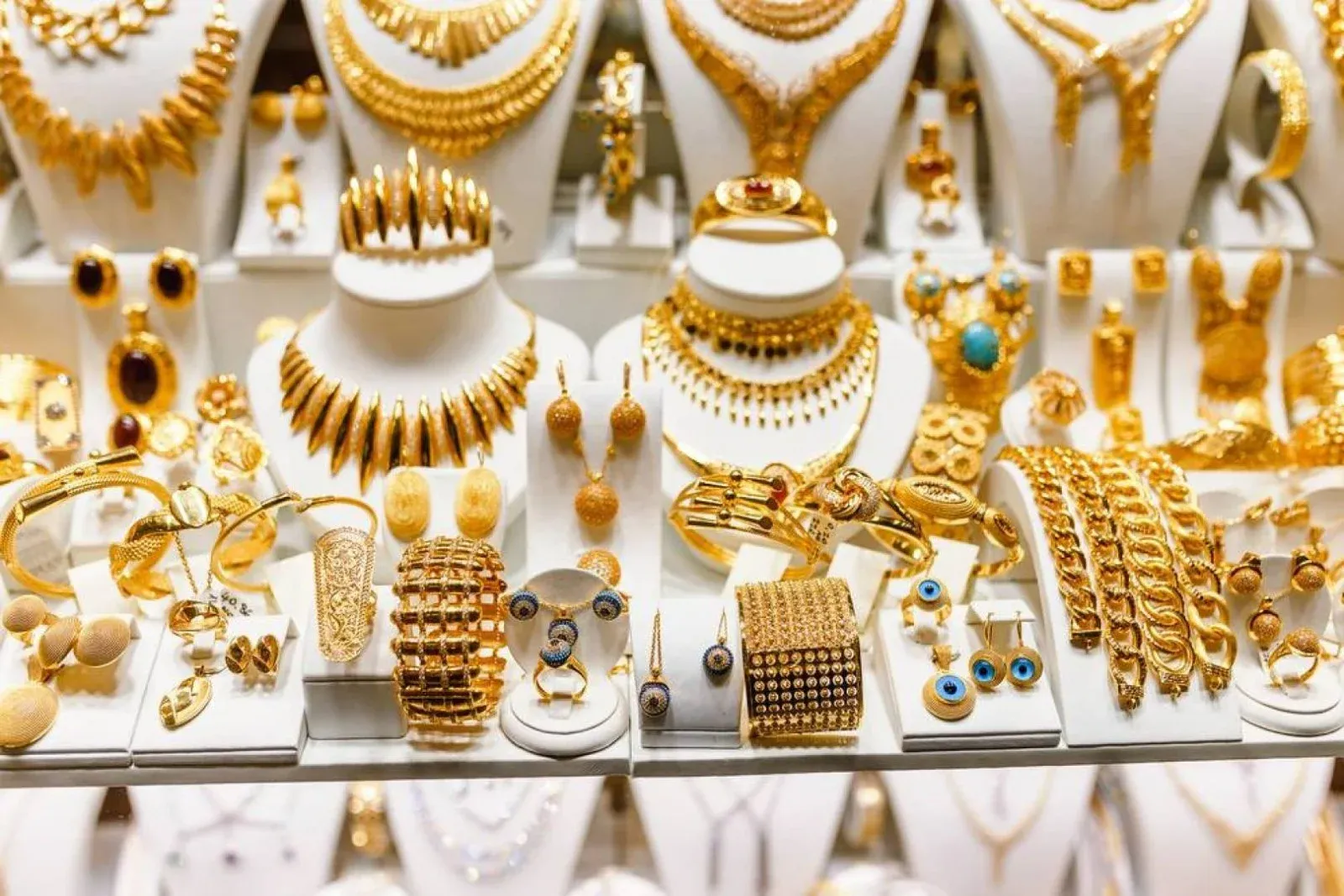 ارتفاع أسعار الذهب في العراق اليوم السبت 17 أيار 2025.. أرتفاع طفيف وتحفّظ في الشراء