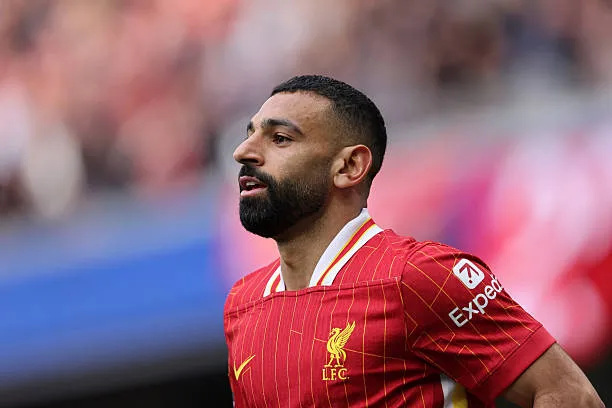 محمد صلاح لاعب نادي ليفربول