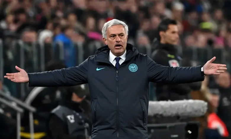 بعد الهزيمة الكارثية أمام باريس .. مورينيو يقترب من تدريب إنتر ميلان