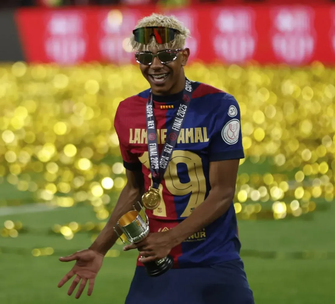 لامين يامال لاعب برشلونة الإسباني