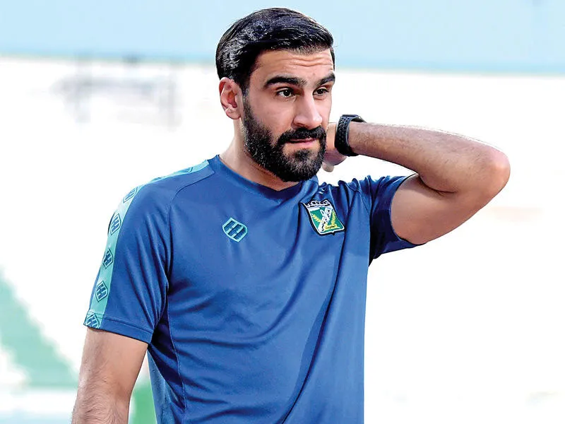 الحارس سليمان عبد الغفور لاعب العربي الكويتي