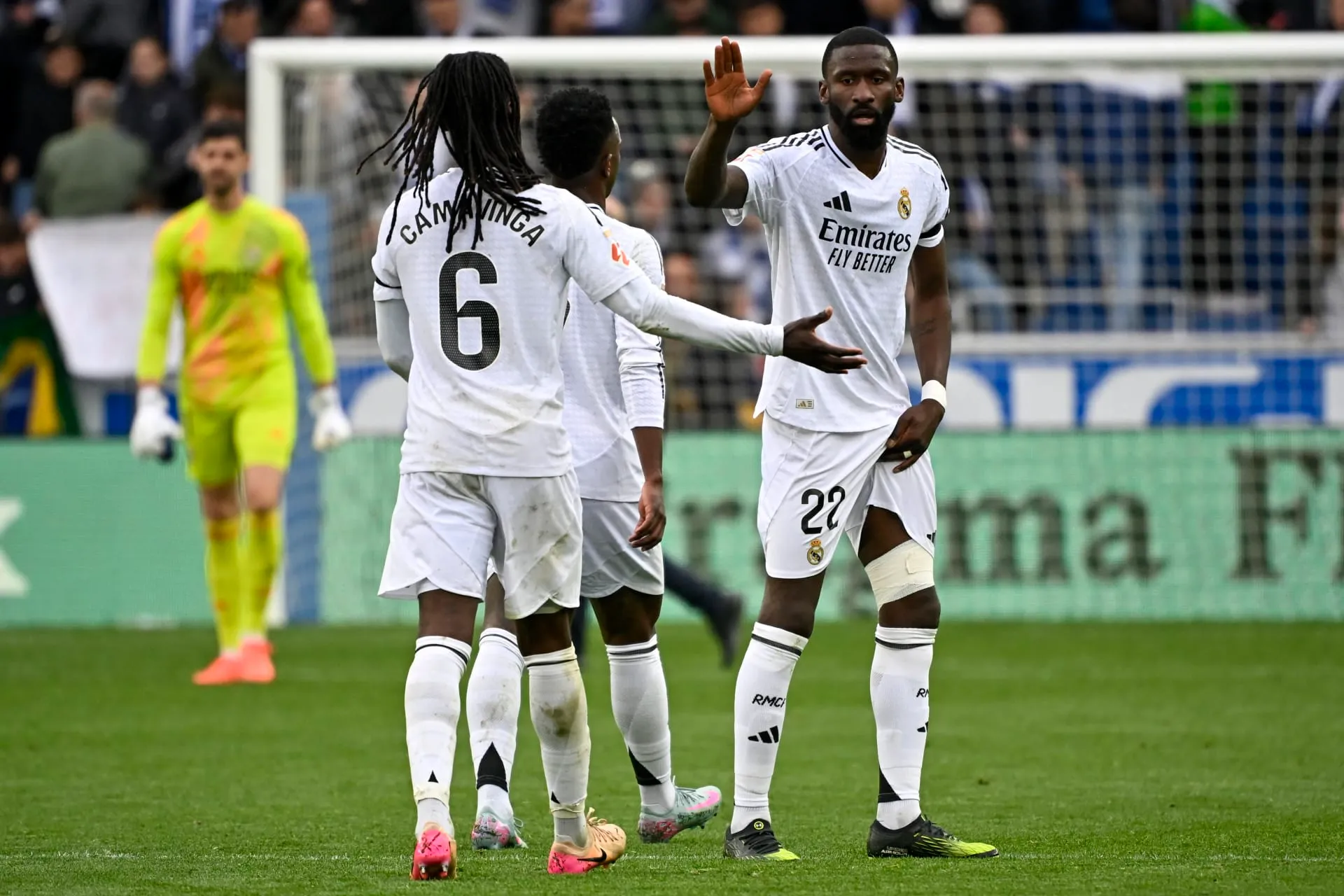 294736 أزمة دفاعية تضرب ريال مدريد.. وألونسو يغامر بالشباب في المونديال!