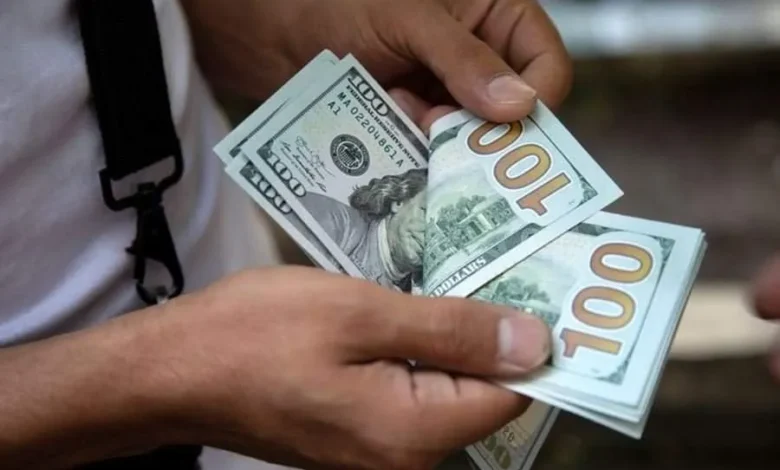 سعر الدولار اليوم في مصر .. صعود جديد في البنوك والصرافة