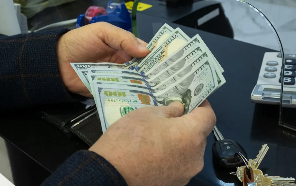 ارتفاع سعر صرف الدولار في الأسواق العراقية اليوم