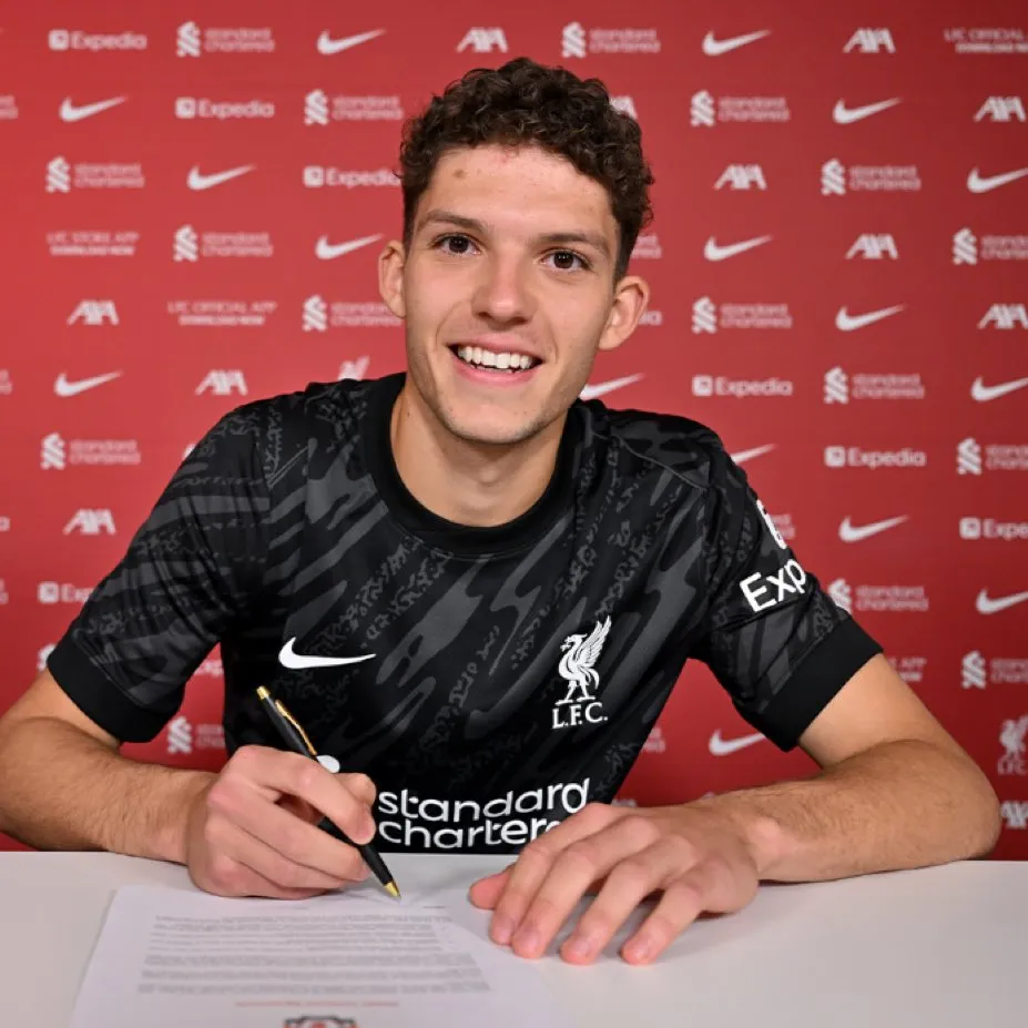 الحارس الشاب أرمين بيتشي لاعب ليفربول الجديد