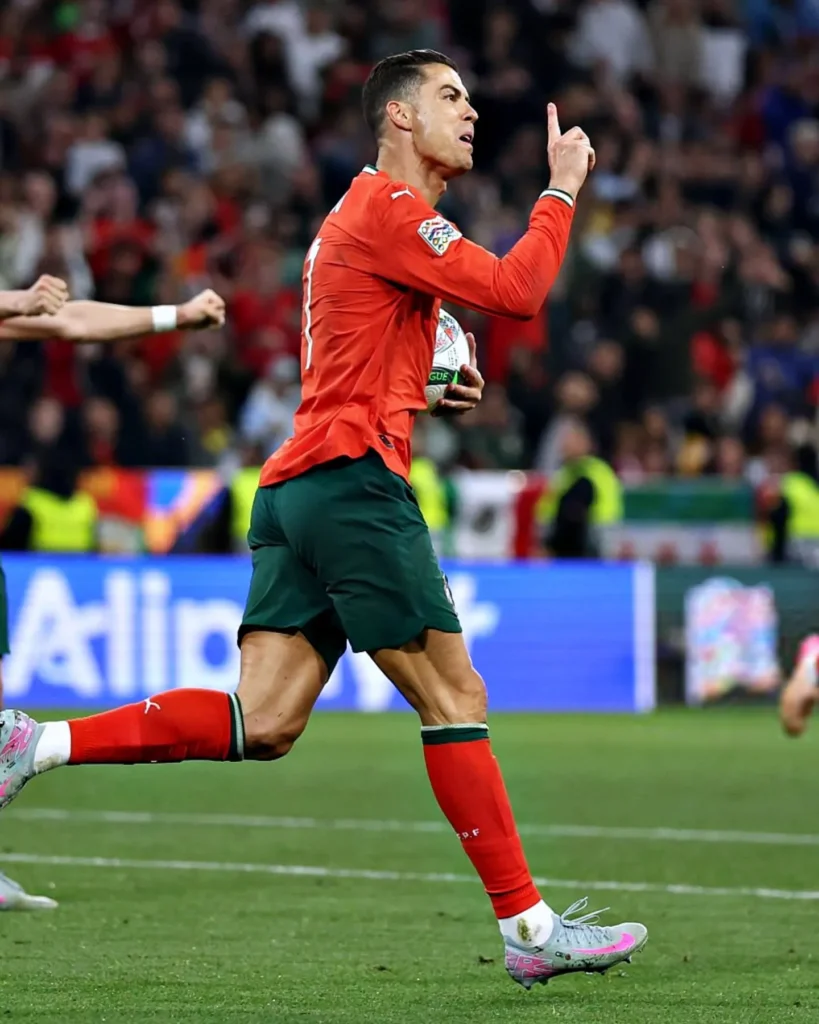 كريستيانو رونالدو يسجل هدف التعادل في مباراة البرتغال ضد إسبانيا في نهائي دوري أمم أوروبا 2025