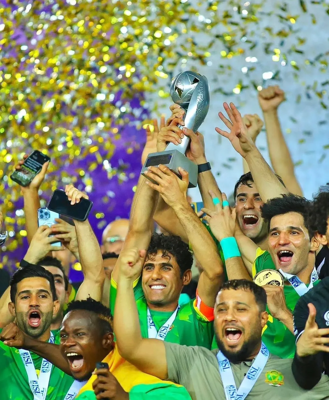 الشرطة يتوج رسميًا بلقب الدوري العراقي الممتاز 2024/2025 بقيادة مؤمن سليمان