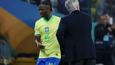 فنيسيوس جونيور لاعب منتخب البرازيل مع كارلو أنشيلوتي المدير الفني الجديد