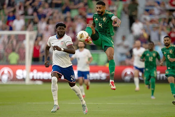المنتخب السعودي يخسر أمام أمريكا في الكأس الذهبية ويحتفظ بوصافة المجموعة