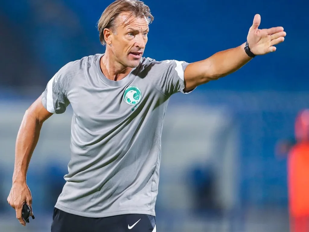 صدمة في الأخضر.. رينارد يستبعد أحد أهم لاعبي المنتخب قبل المواجهة المصيرية مع البحرين