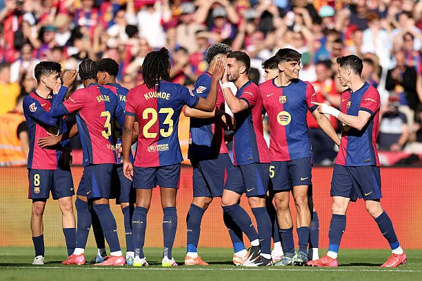 barcelona spain ferran torres of مفاجأة كبرى.. نجم برشلونة يرفض عرضًا ضخمًا من باريس سان جيرمان ويتمسك بالبقاء!