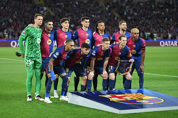 barcelona spain players of fc ba هانز فليك يوافق على أولى صفقات الرحيل من برشلونة!