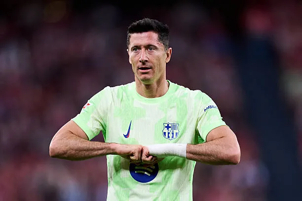 روبرت ليفاندوفسكي لاعب برشلونة