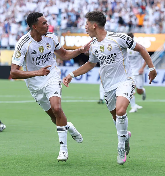 بيلينغهام واردا غولر لاعب ريال مدريد