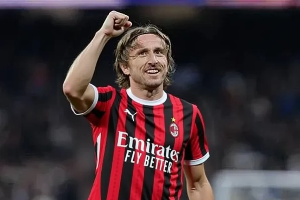 زلزال في سان سيرو.. ميلان يخطط للتعاقد مع لوكا مودريتش بعد رحيله عن ريال مدريد