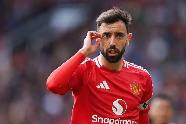 manchester england bruno fernand 3 كشف السبب الحقيقي وراء رفض برونو فيرنانديز الانتقال إلى الهلال السعودي!
