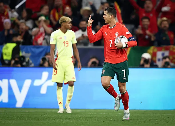 munich germany cristiano ronaldo 4 رسالة قاسية تصدم لامين يامال بسبب كريستيانو رونالدو!