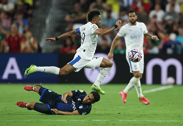سالم الدوسري لاعب الهلال السعودي