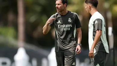 تشابي ألونسو مع أردا غولر في تدريبات ريال مدريد