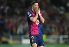 robert lewandowski of fc barcelo 1 مفاجأة.. يويفا يهدد بإقصاء برشلونة من دوري أبطال أوروبا!