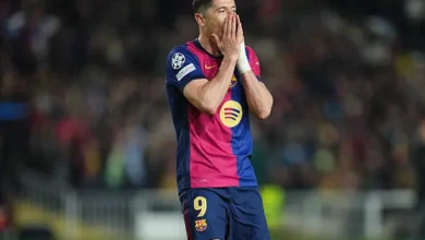 robert lewandowski of fc barcelo 1 مفاجأة.. يويفا يهدد بإقصاء برشلونة من دوري أبطال أوروبا!