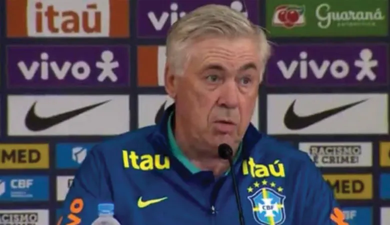 أنشيلوتي بعد تأهل البرازيل للمونديال: رافينيا لاعب مذهل وفينسيوس لا يقهر! كارلو أنشيلوتي مدرب منتخب البرازيل أثناء تصريحاته بعد تأهل السيلساو للمونديال 2026
