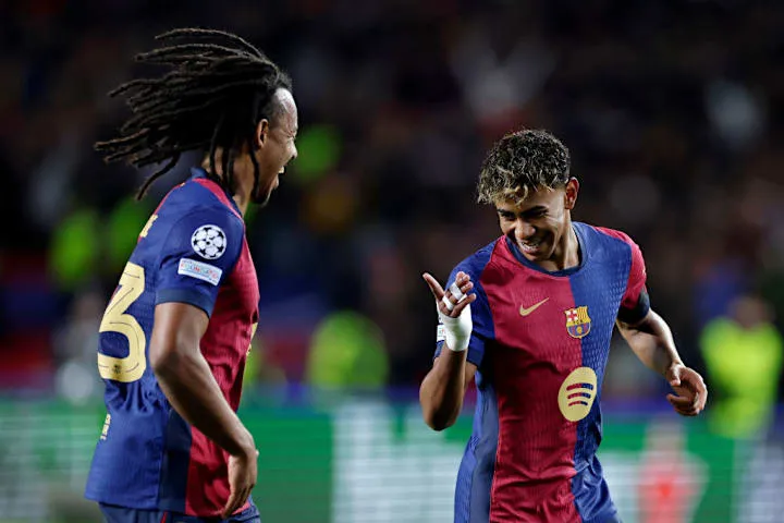 كوندي ولامين يامال لاعبي برشلونة