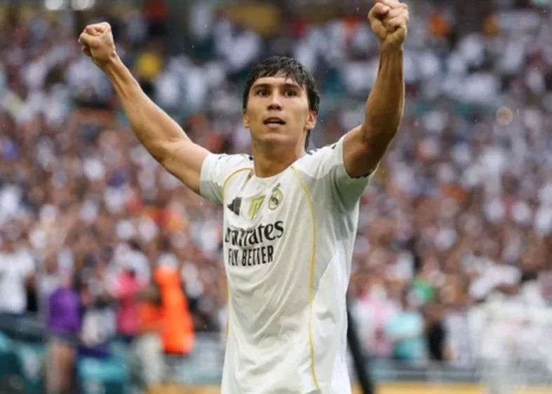 غونزالو غارسيا لاعب ريال مدريد الإسباني