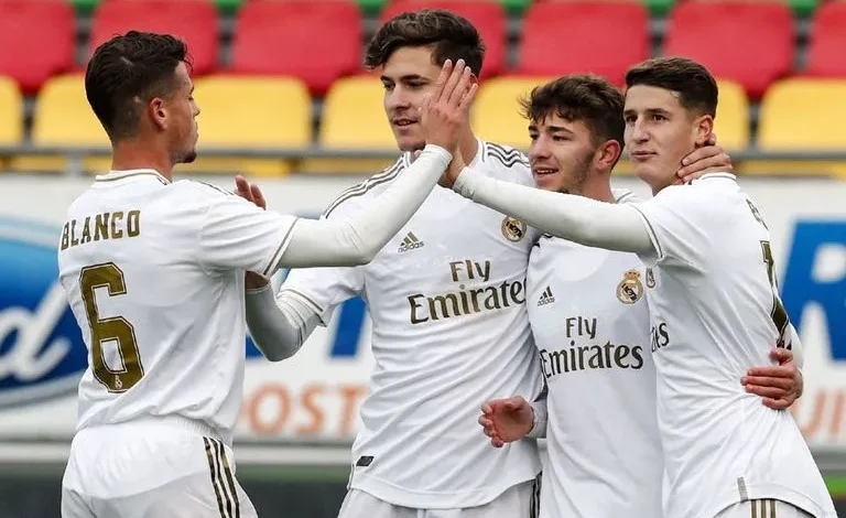 مفاجأة في سوق الانتقالات.. موهبة مغربية تودع ريال مدريد دون ظهور رسمي