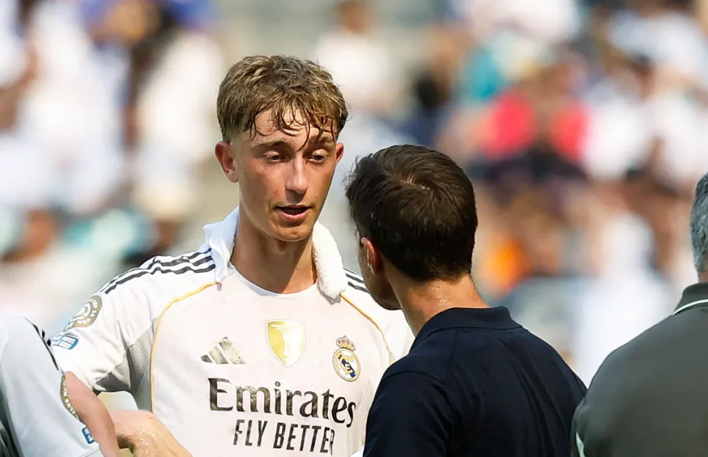 ديان هويسن لاعب ريال مدريد مع المدرب تشابي ألونسو