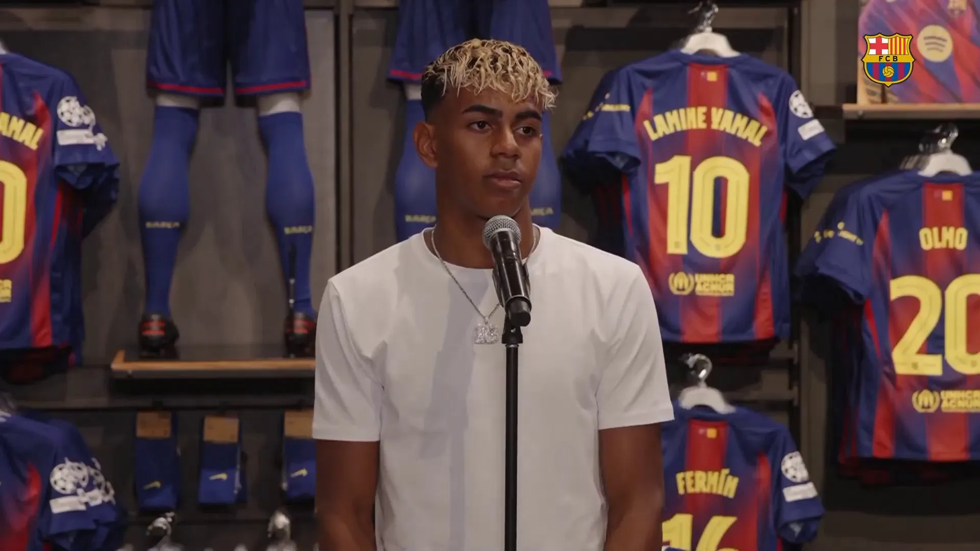 لامين يامال لاعب نادي برشلونة