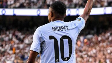 كيليان مبابي لاعب ريال مدريد بالرقم 10