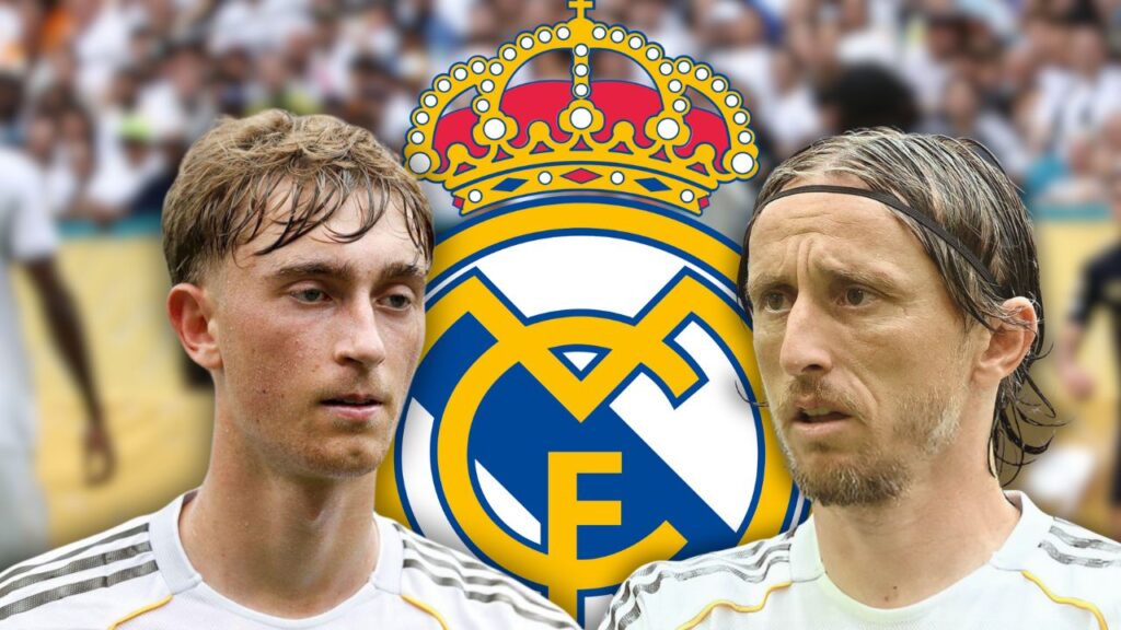 لوكا مودريتش مع هويسن لاعبي ريال مدريد