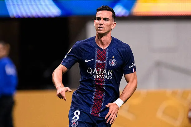 فابيان رويز لاعب نادي باريس سان جيرمان