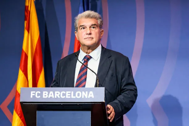 خوان لابورتا رئيس نادي برشلونة