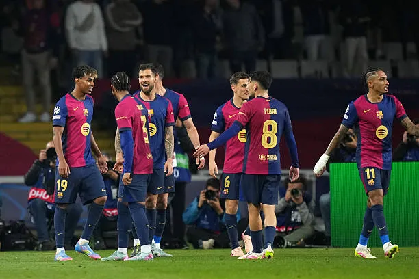 لاعبي نادي برشلونة الإسباني