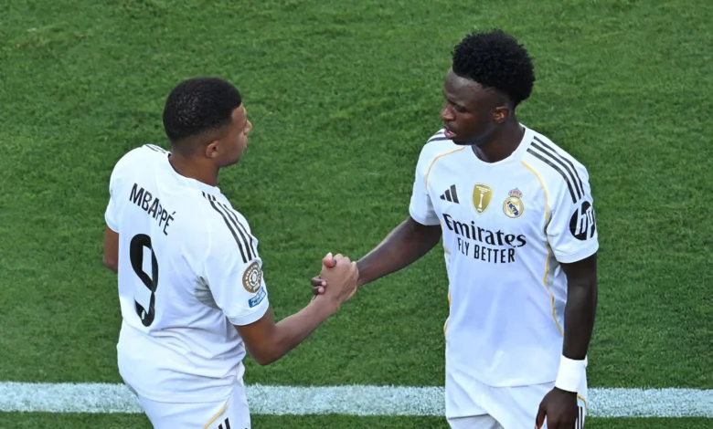 فينيسيوس جونيور لاعب ريال مدريد مع كيليان مبابي