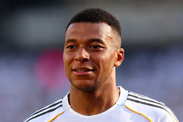 كيليان مبابي لاعب ريال مدريد