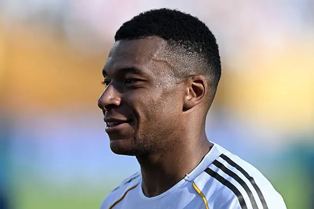 كيليان مبابي لاعب ريال مدريد