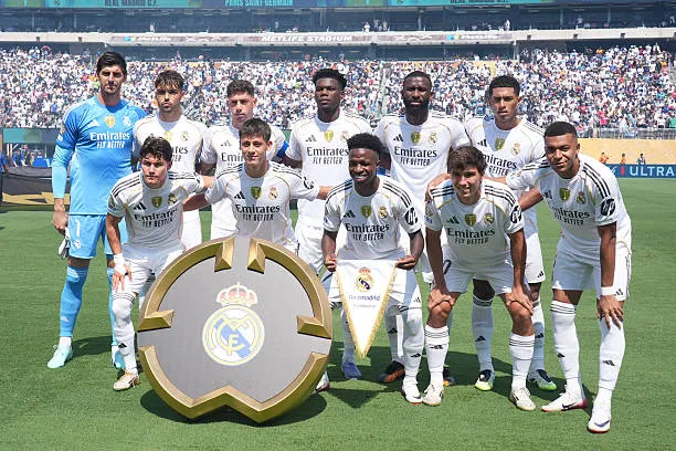 لاعبي ريال مدريد الإسباني