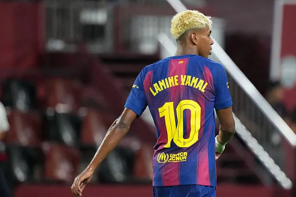 لامين يامال لاعب نادي برشلونة