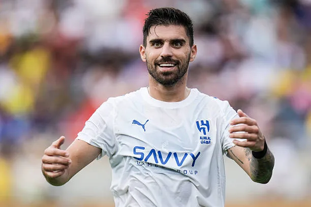 نيفيز يرفض تمديد عقده مع الهلال