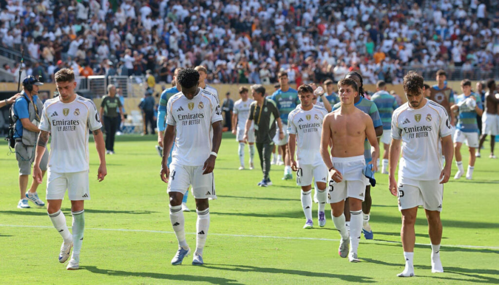 لاعبي ريال مدريد الإسباني