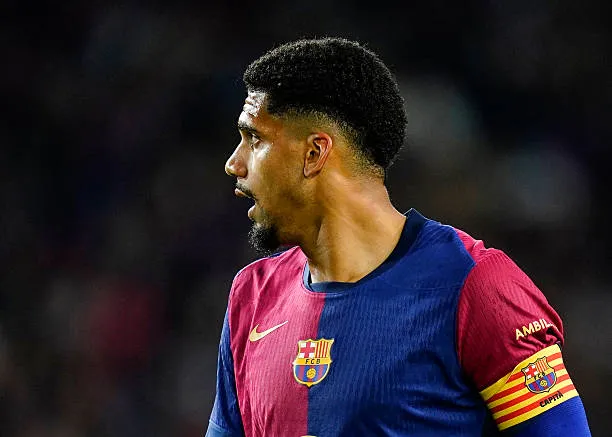 رونالد أراوخو لاعب برشلونة