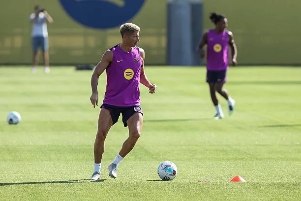 روبرت ليفاندوفسكي لاعب برشلونة
