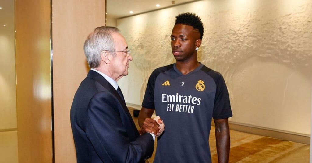 فينيسيوس جونيور لاعب ريال مدريد مع فلورنتينو بيريز